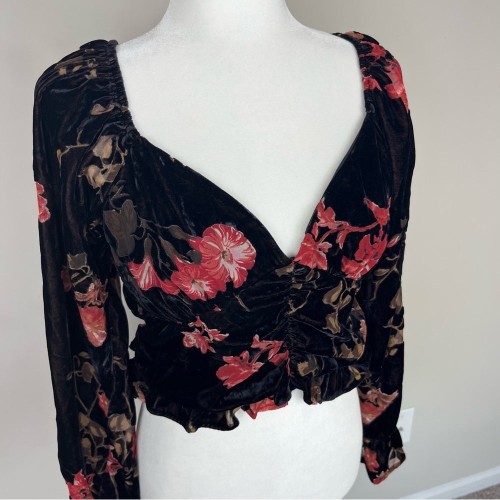 BY TOGETHER BURNOUT LONG SLEEVE VELOUR FLORAL CROP TOP SIZE MEDIUM - Picture 12 of 16